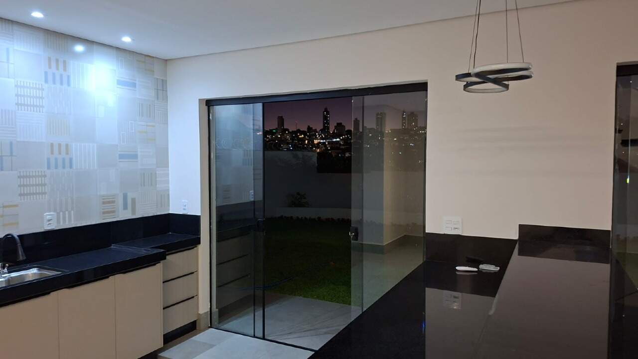 Casa à venda no Jardim Aeroporto : 