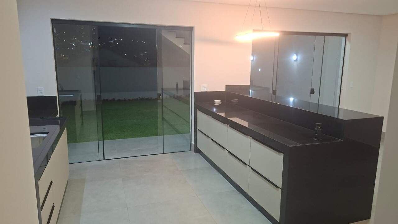 Casa à venda no Jardim Aeroporto : 