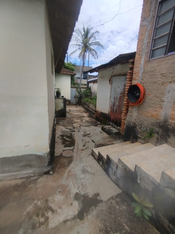 Casa à venda no Centro: 