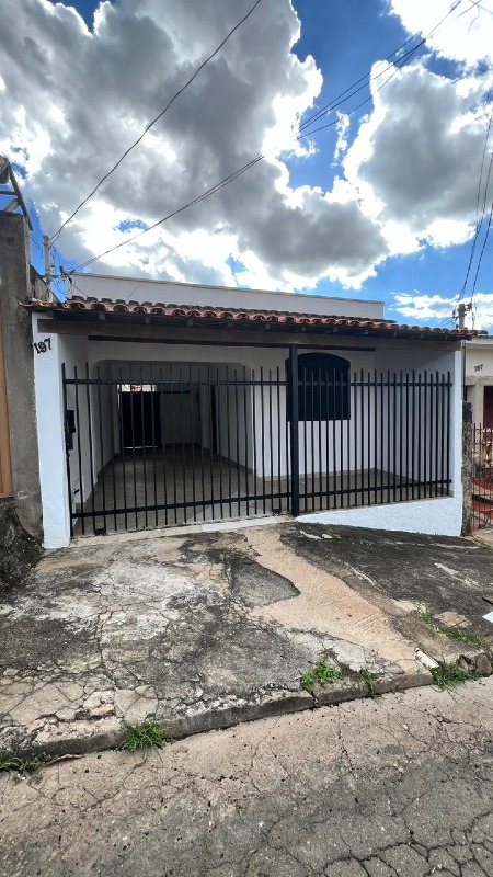 Casa para aluguel no Jardim Panorama: 