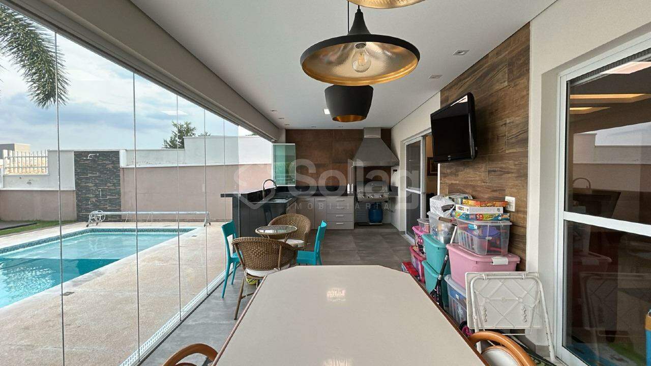 Casa em condomínio à venda no Condomínio Terras de São Francisco: