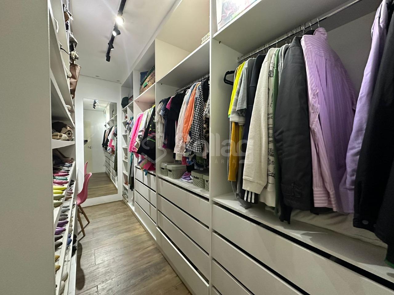 Casa em condomínio à venda no Condomínio Estância Marambaia: 