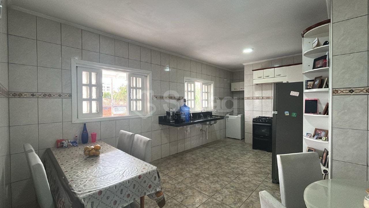 Casa à venda no Centro: 