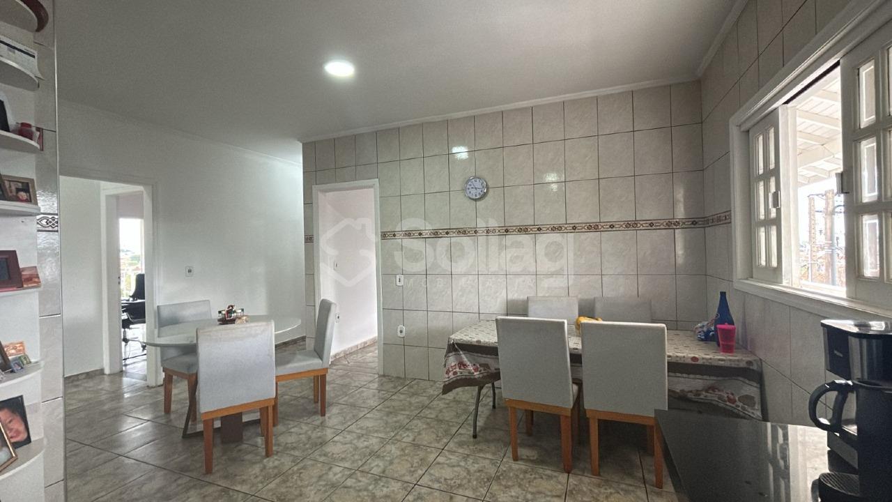 Casa à venda no Centro: 