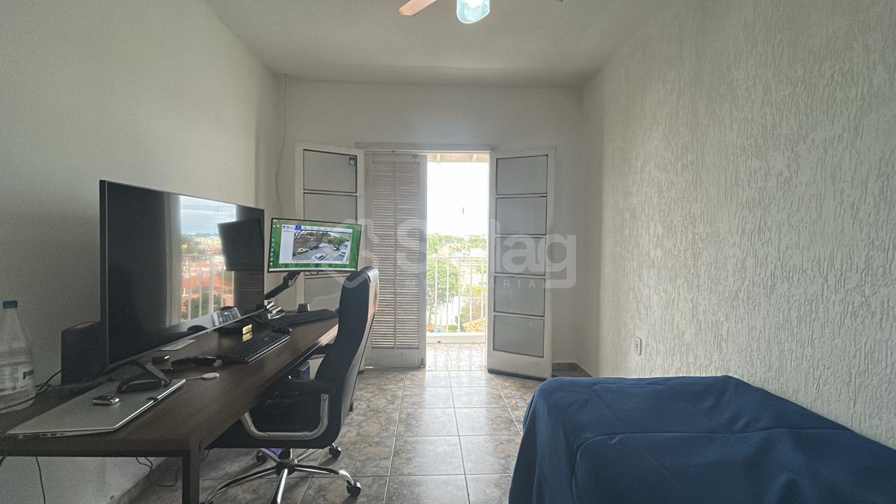 Casa à venda no Centro: 