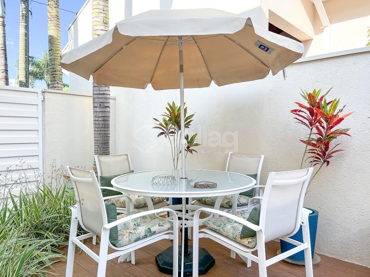 Casa em condomínio à venda no Condomínio Jardim das Palmeiras: 