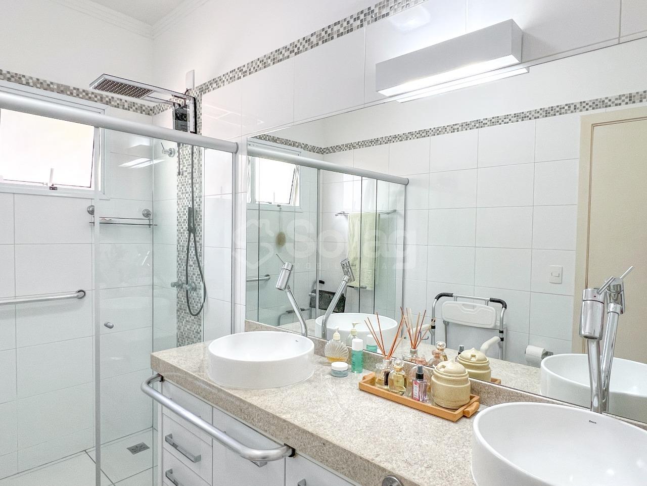 Casa em condomínio à venda no Condomínio Jardim das Palmeiras: 