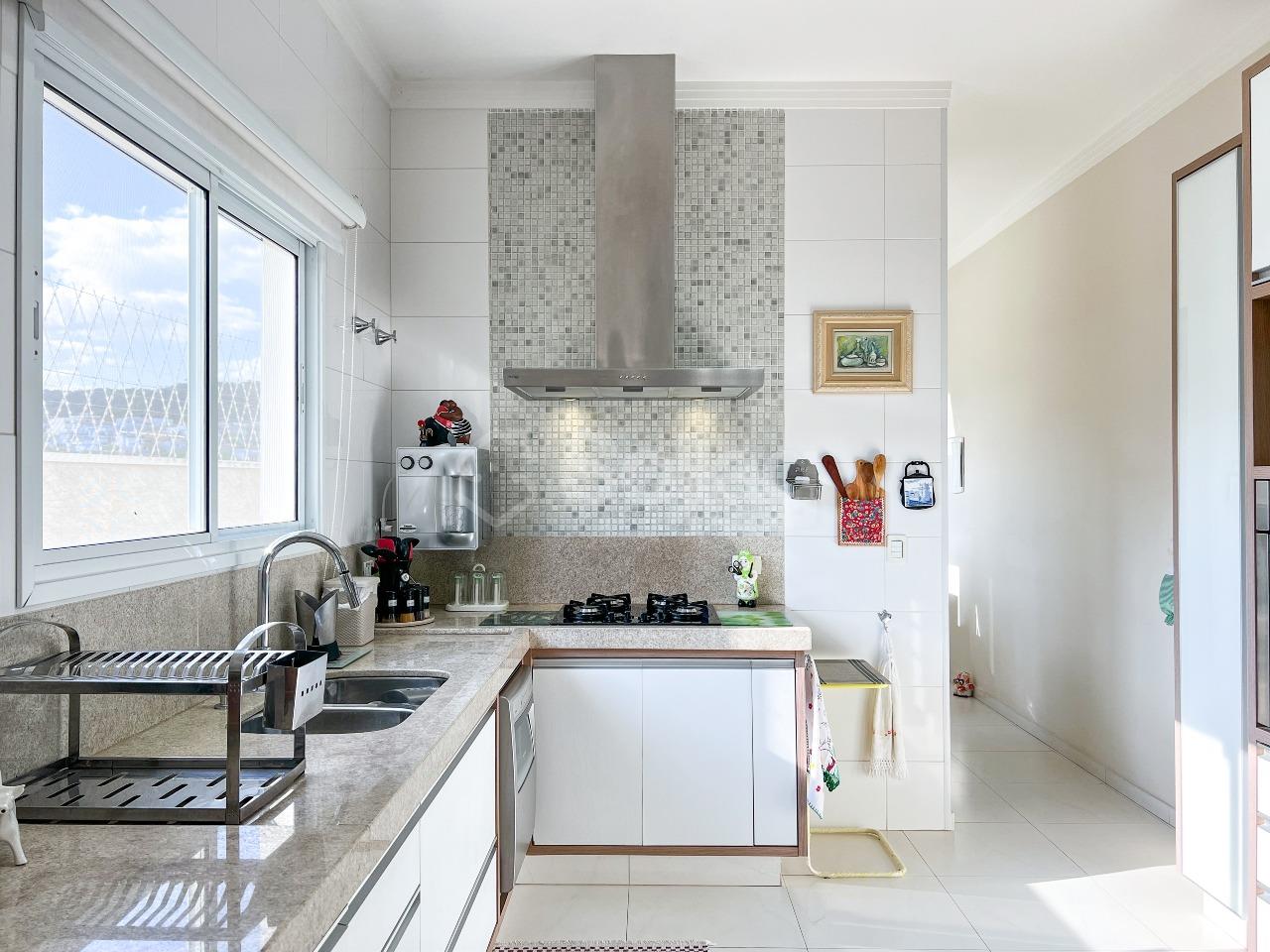 Casa em condomínio à venda no Condomínio Jardim das Palmeiras: 