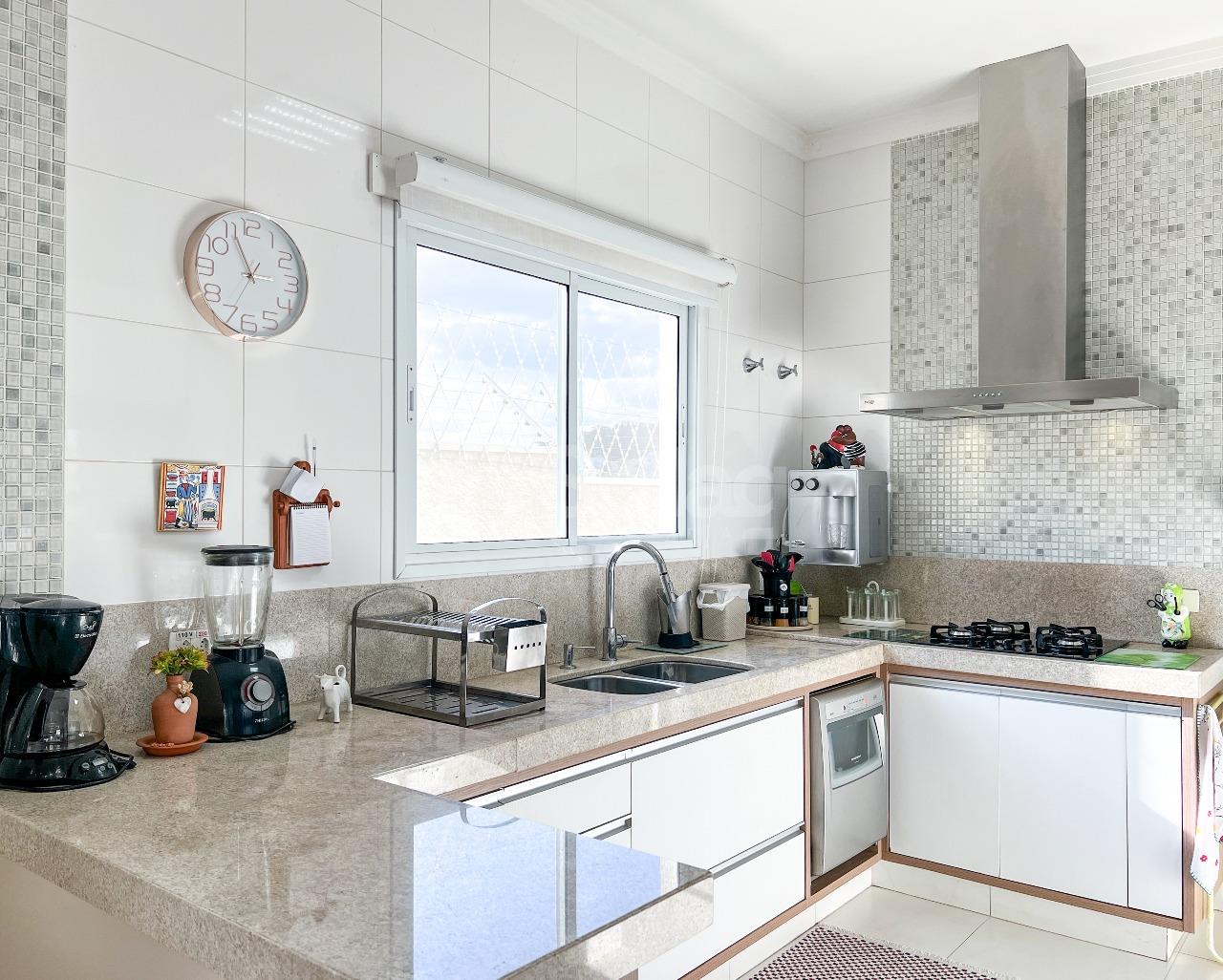 Casa em condomínio à venda no Condomínio Jardim das Palmeiras: 