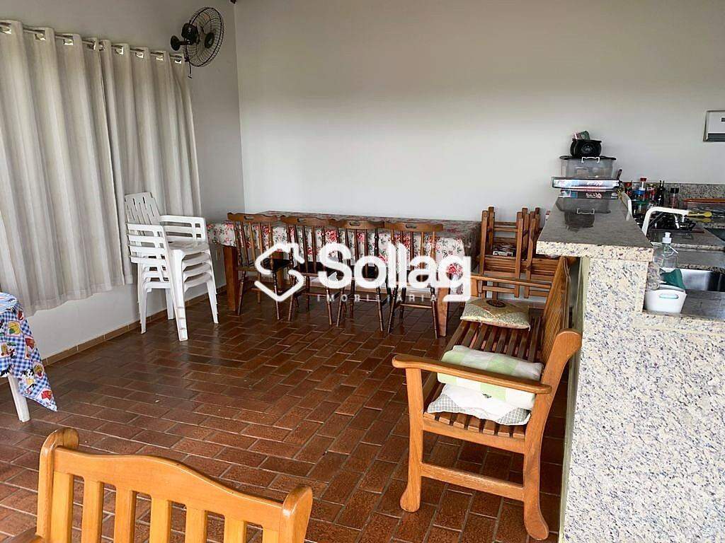 Casa em condomínio à venda no Condomínio Vila Hípica I: 