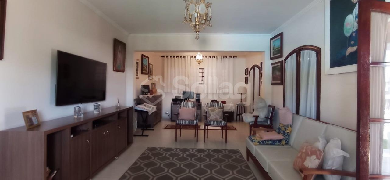 Casa à venda no Jardim Itália :