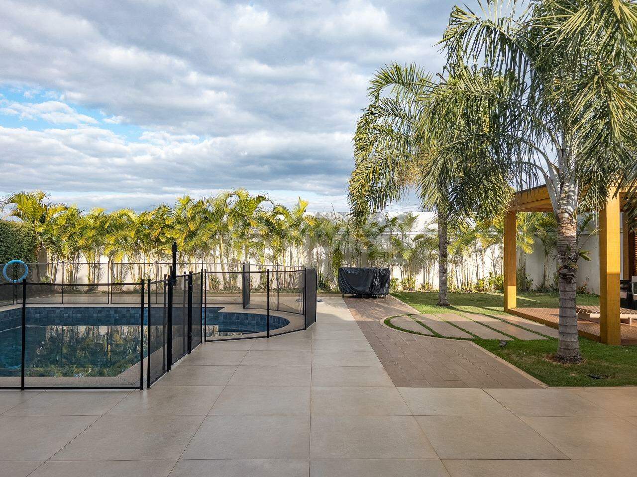 Casa em condomínio à venda no Condomínio Villa D`oro: 