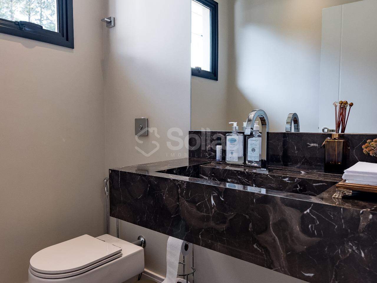 Casa em condomínio à venda no Condomínio Villa D`oro: 