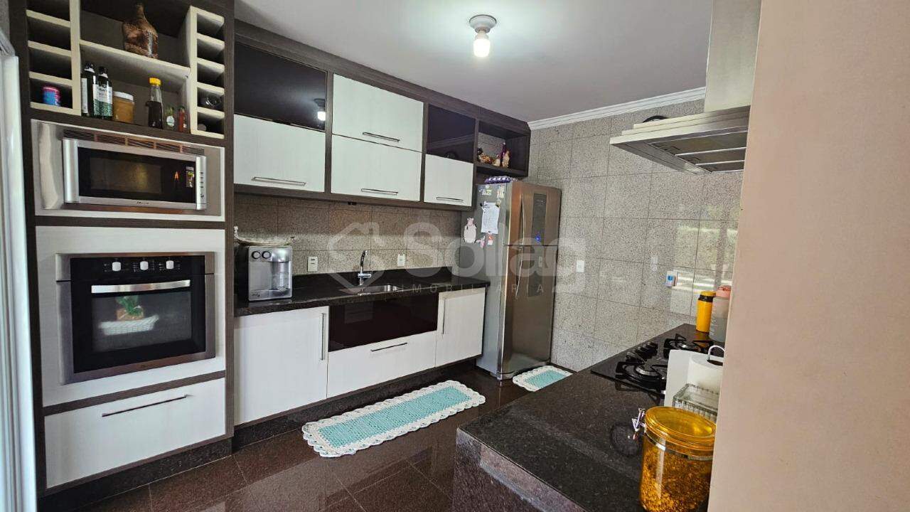 Casa em condomínio à venda no Condomínio Reserva dos Vinhedos: 