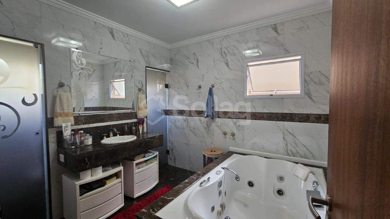 Casa em condomínio à venda no Condomínio Reserva dos Vinhedos: 