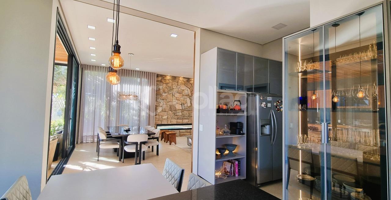 Casa em condomínio à venda no Condomínio Campo de Toscana: