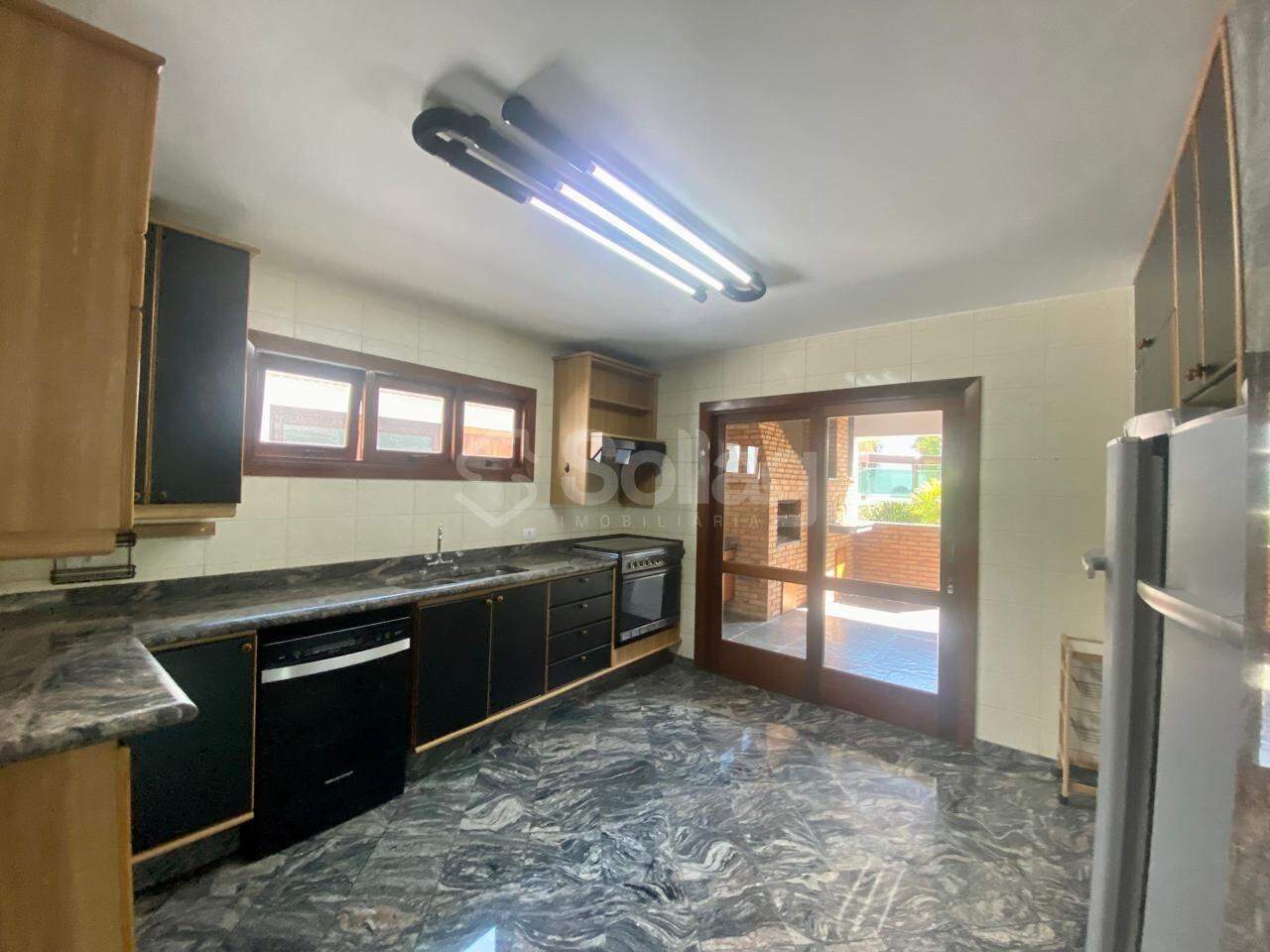 Casa em condomínio à venda no Condomínio Estância Marambaia: 