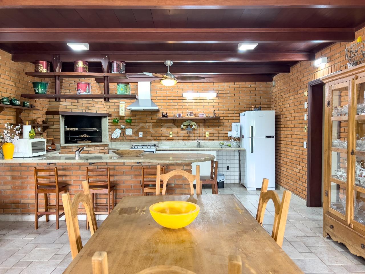 Casa em condomínio à venda no Condomínio Estância Marambaia: 