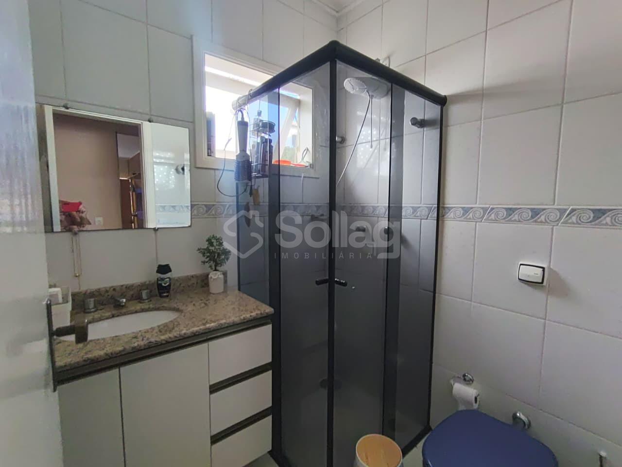 Casa em condomínio para aluguel no Bosque: 