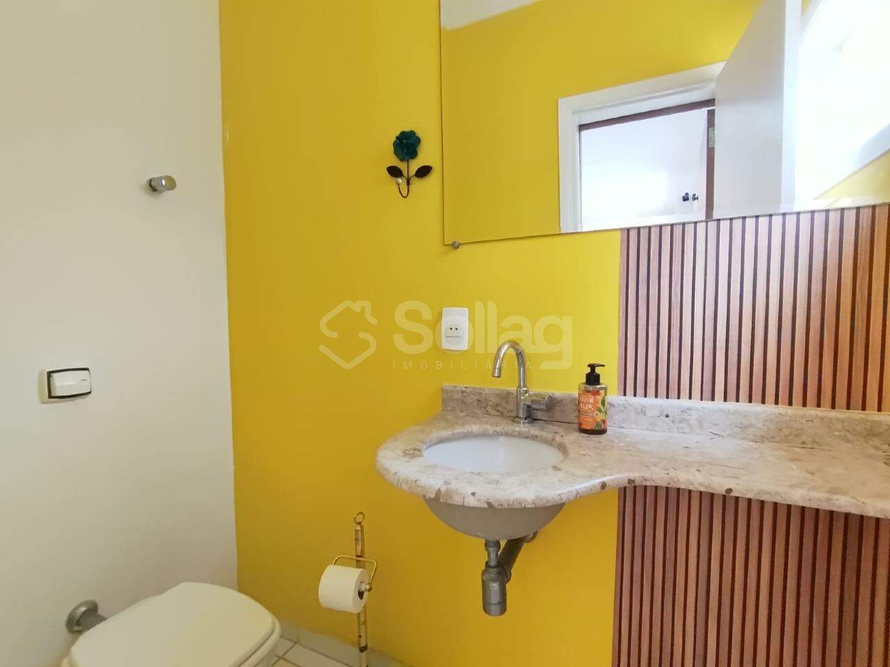 Casa em condomínio para aluguel no Bosque: 