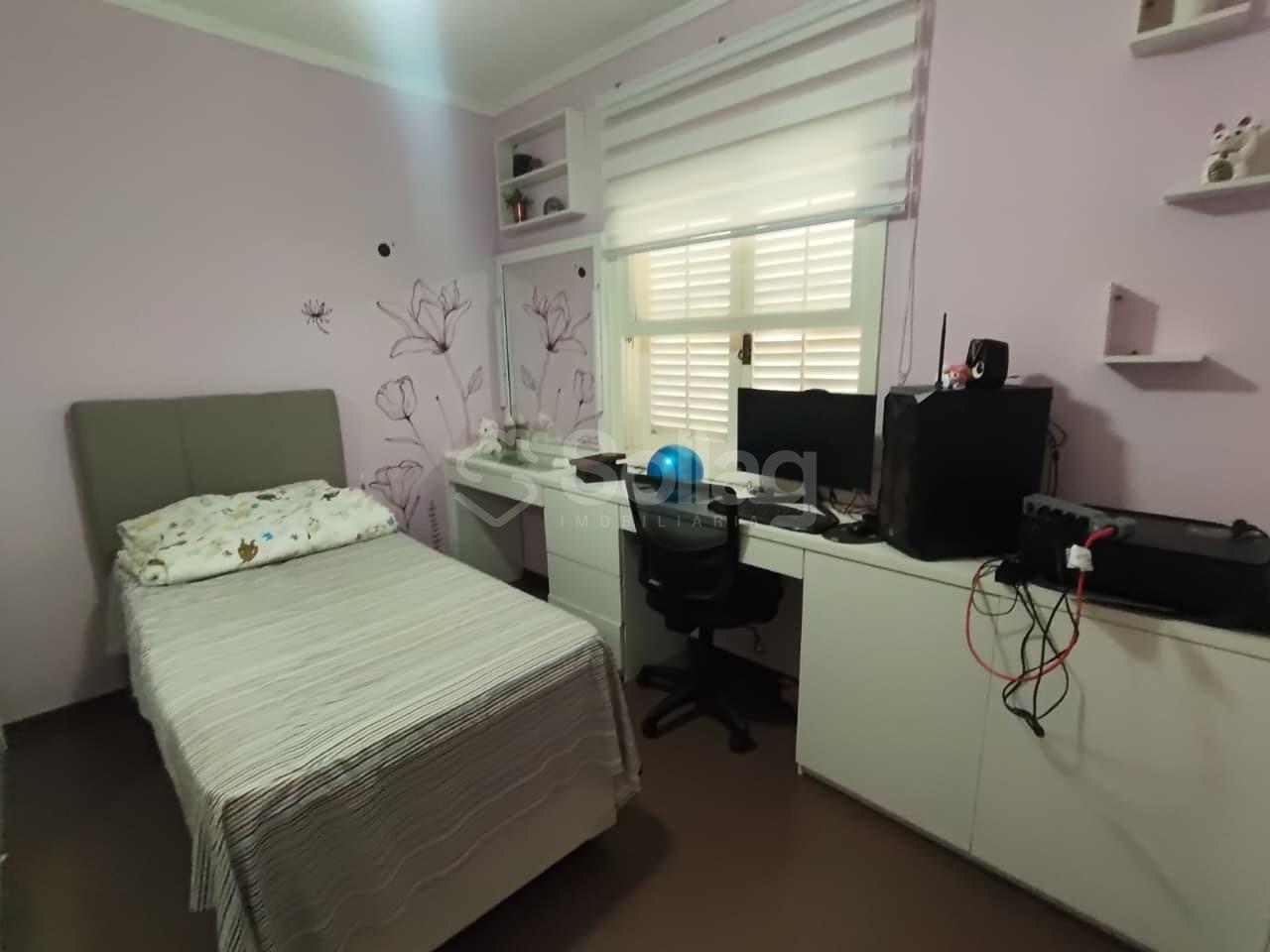 Casa em condomínio para aluguel no Bosque: 