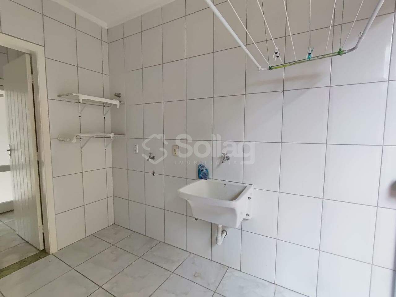 Casa em condomínio para aluguel no Bosque: 