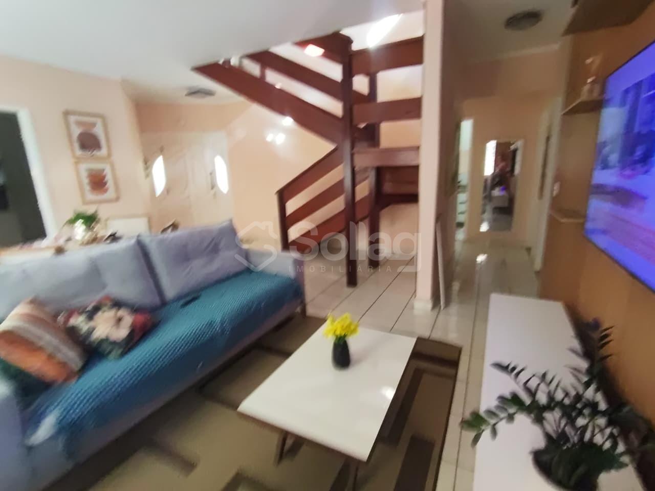 Casa em condomínio para aluguel no Bosque: 