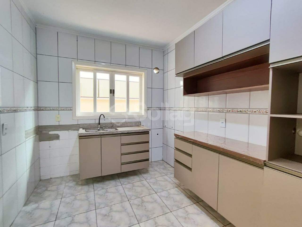 Casa em condomínio para aluguel no Bosque: 