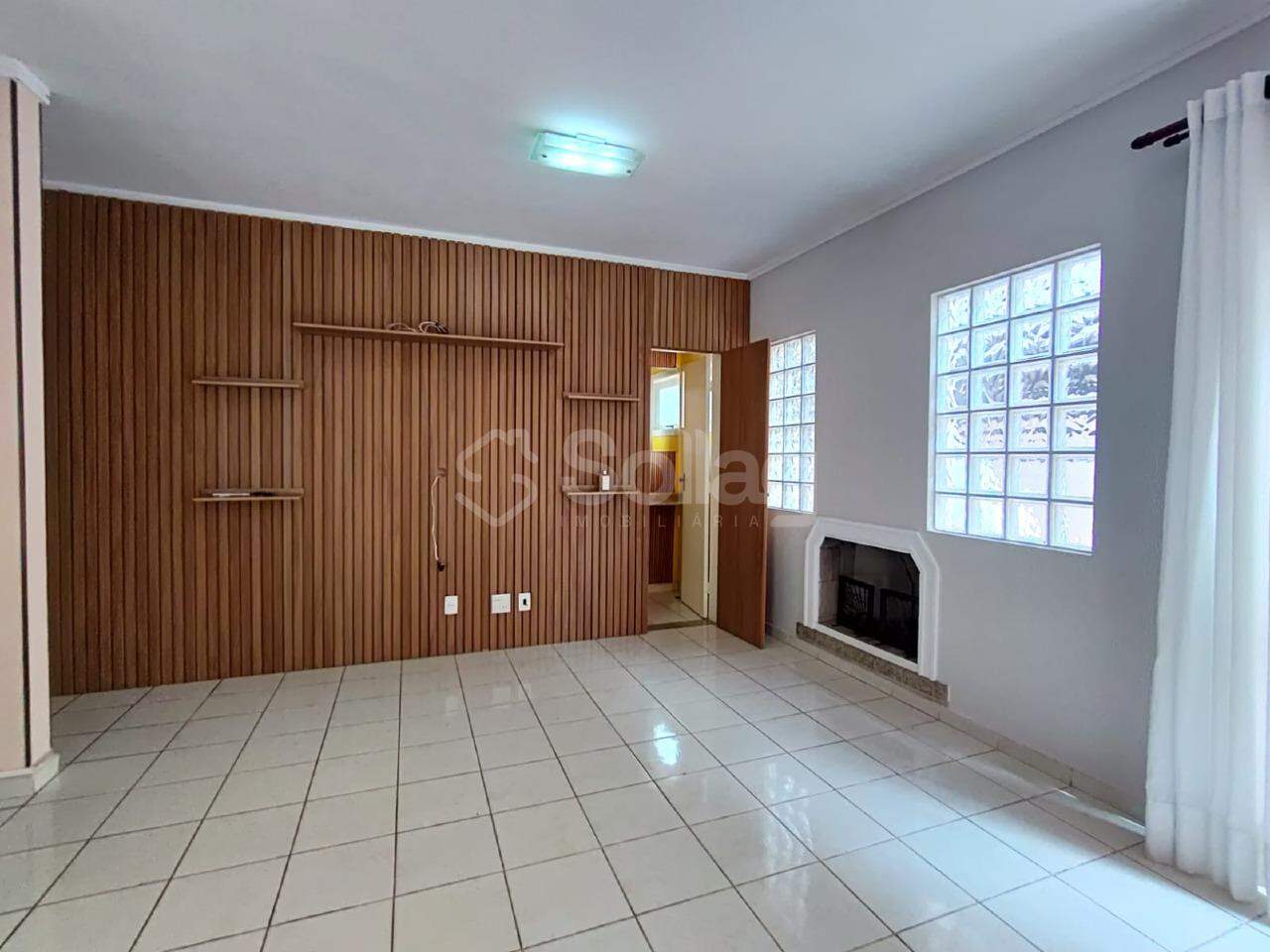 Casa em condomínio para aluguel no Bosque: 