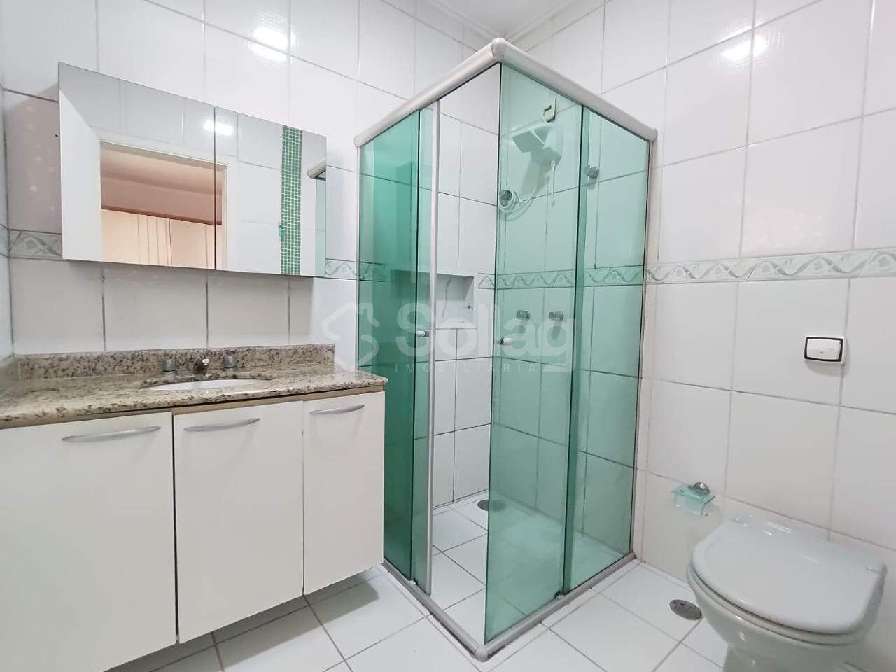 Casa em condomínio para aluguel no Bosque: 