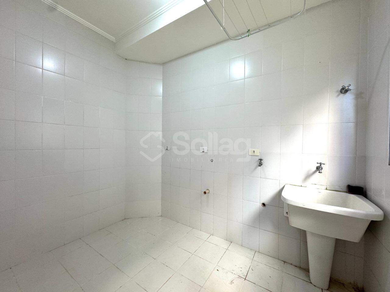 Casa em condomínio para aluguel no Condomínio Recanto dos Paturis: 