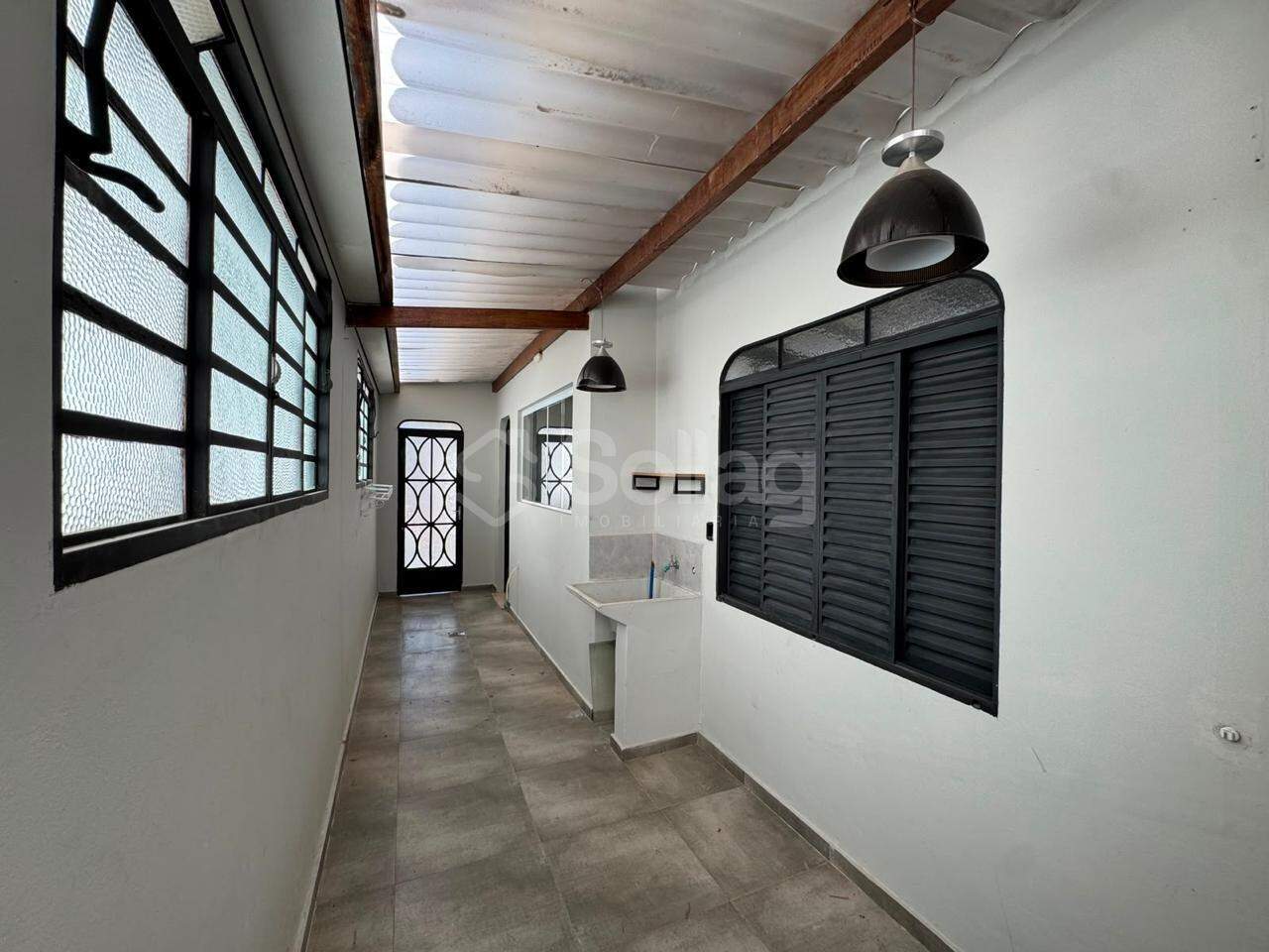Casa para aluguel no Santa Rosa: 