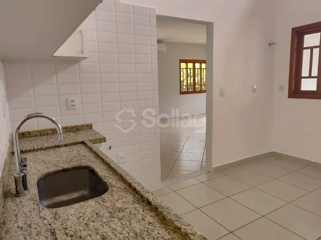 Casa em condomínio para aluguel no Condomínio Grape Village: 