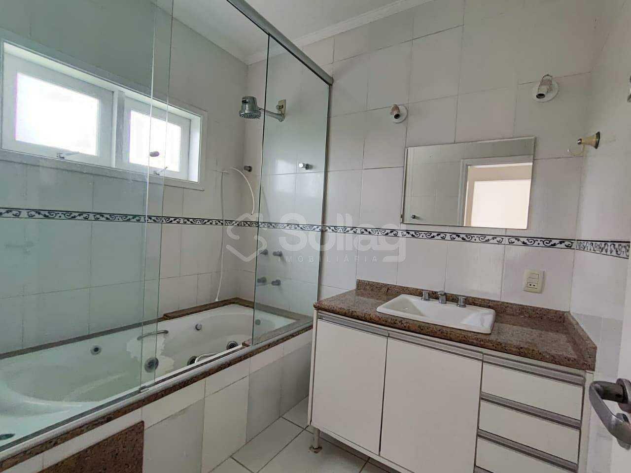 Casa em condomínio para aluguel no Pinheirinho: 