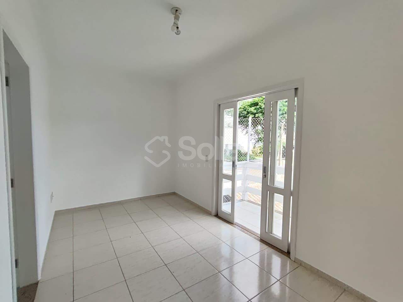 Casa em condomínio para aluguel no Pinheirinho: 