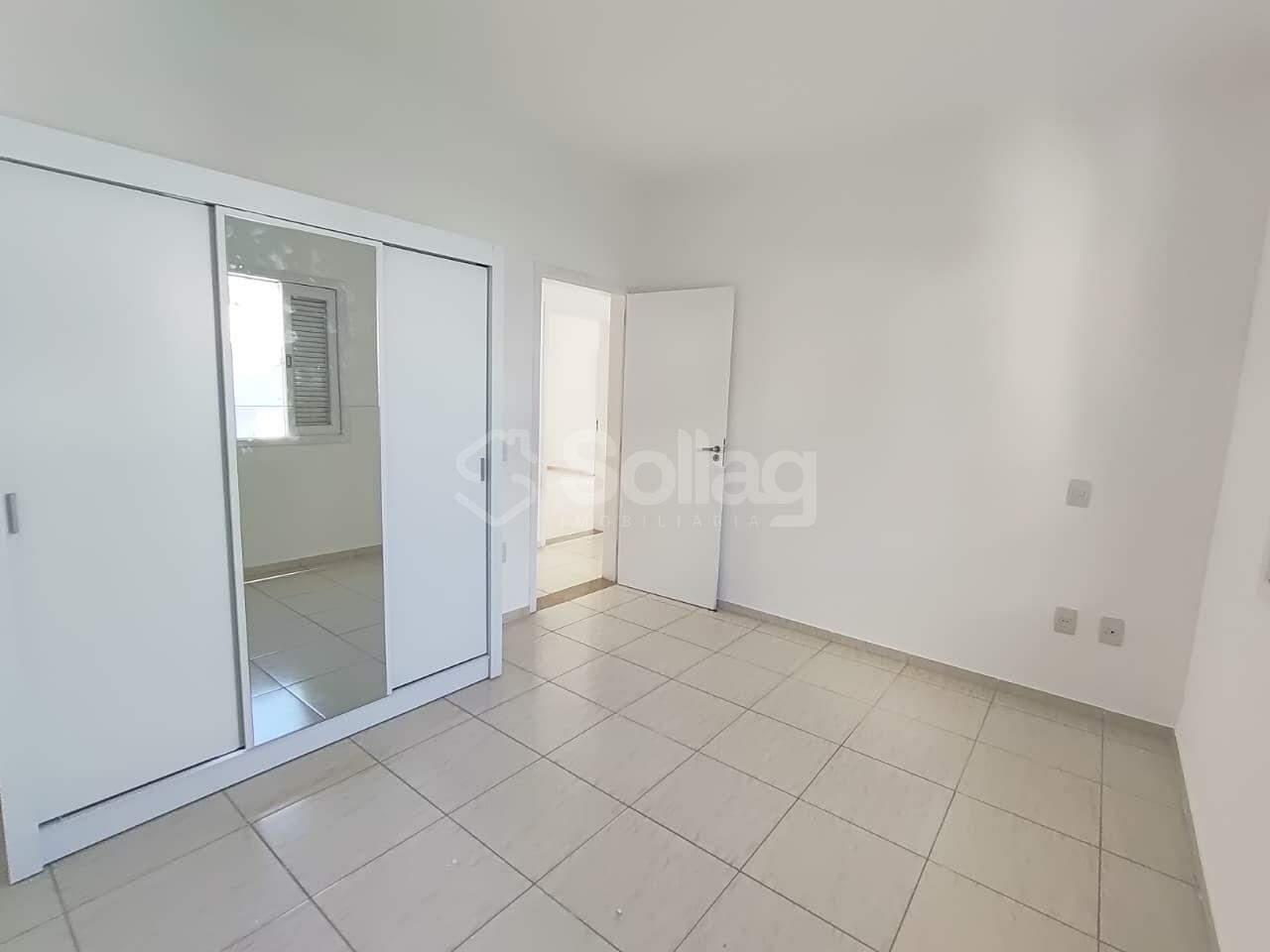 Casa em condomínio para aluguel no Pinheirinho: 
