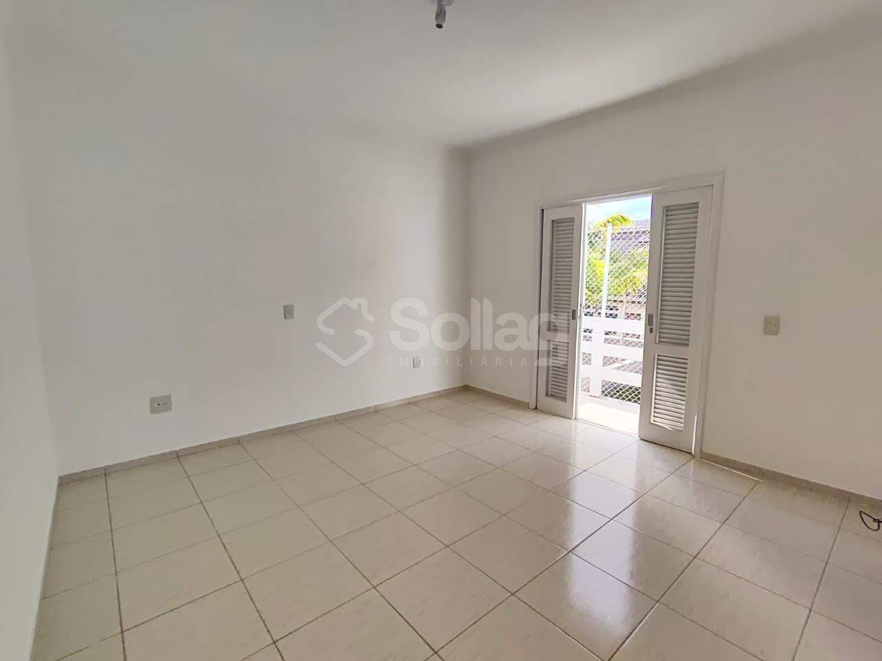 Casa em condomínio para aluguel no Pinheirinho: 