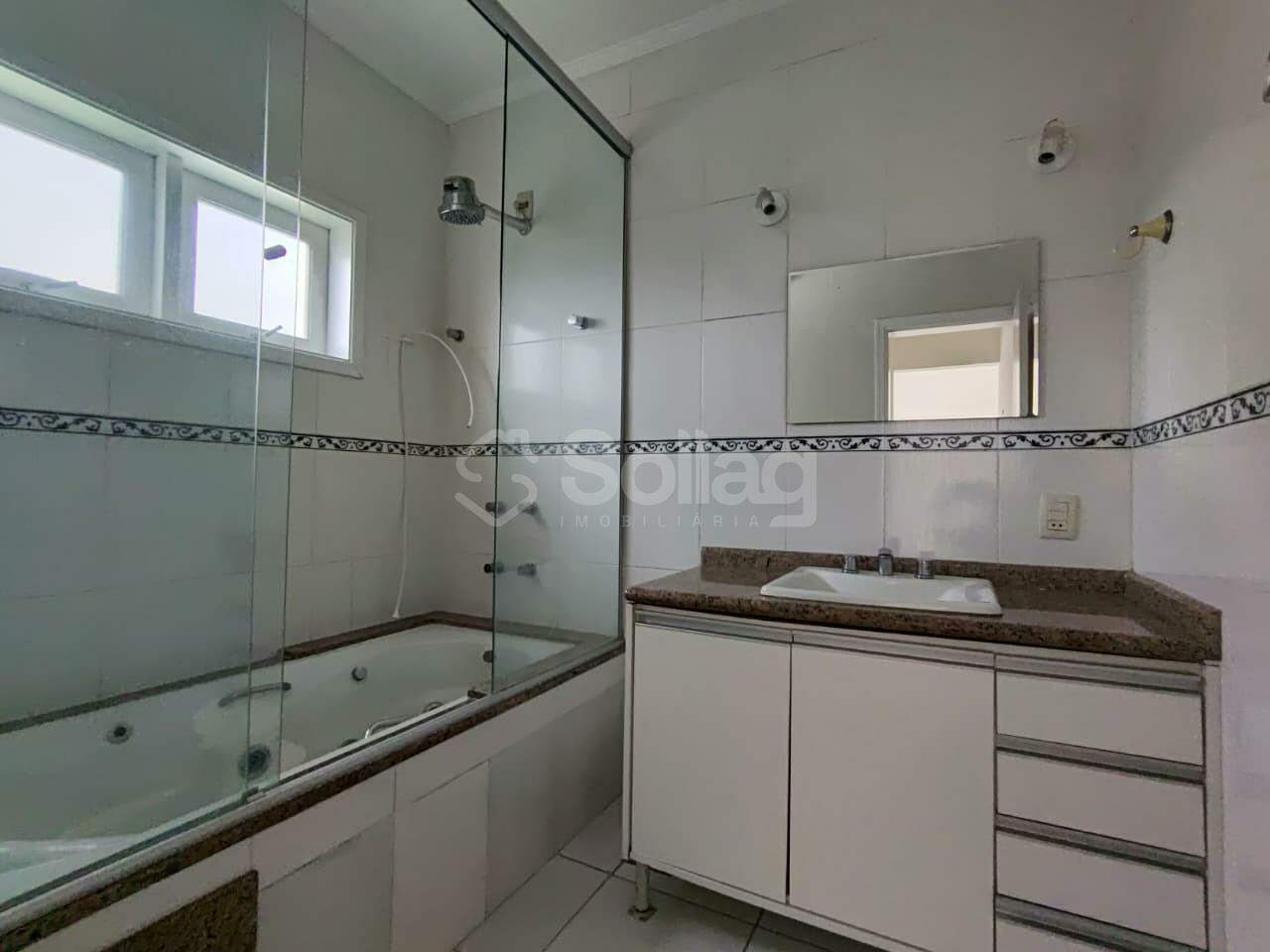 Casa em condomínio para aluguel no Pinheirinho: 
