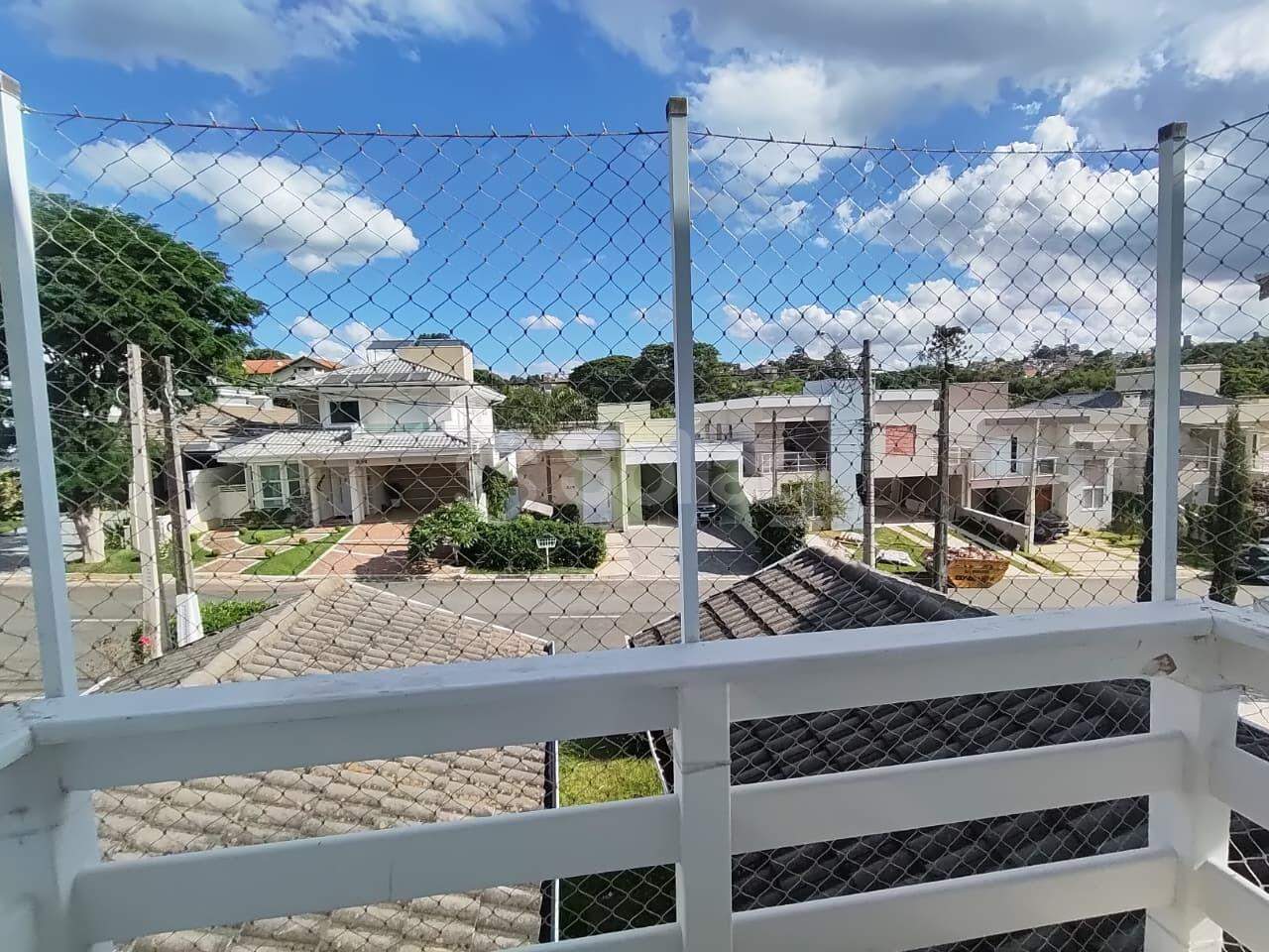 Casa em condomínio para aluguel no Pinheirinho: 
