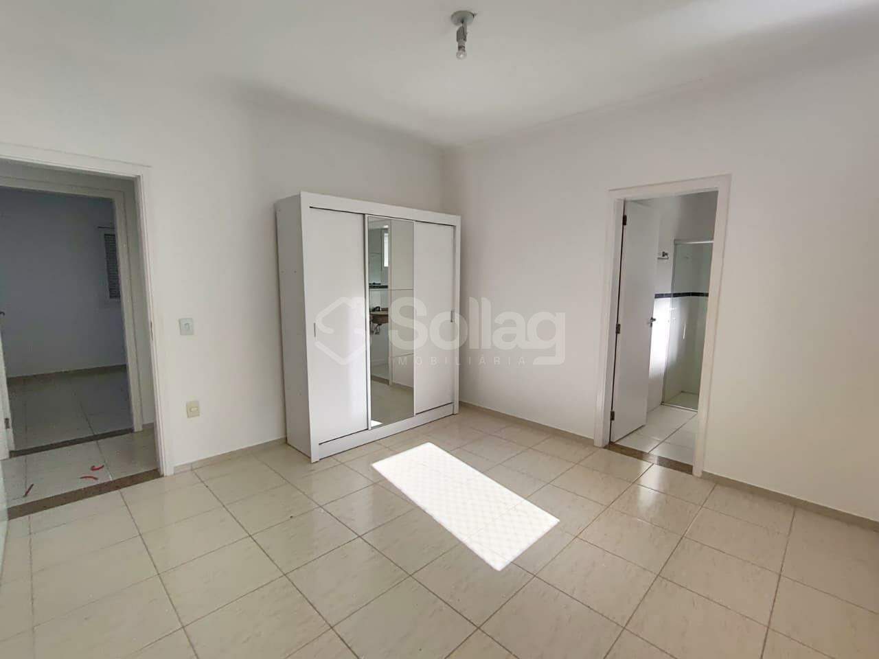 Casa em condomínio para aluguel no Pinheirinho: 