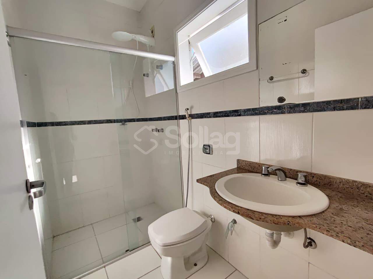 Casa em condomínio para aluguel no Pinheirinho: 