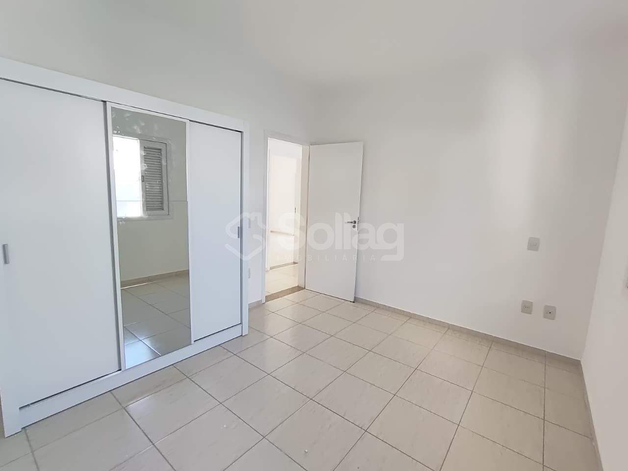Casa em condomínio para aluguel no Pinheirinho: 