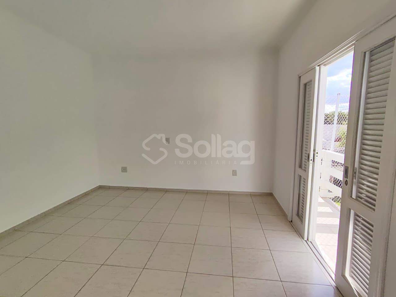 Casa em condomínio para aluguel no Pinheirinho: 