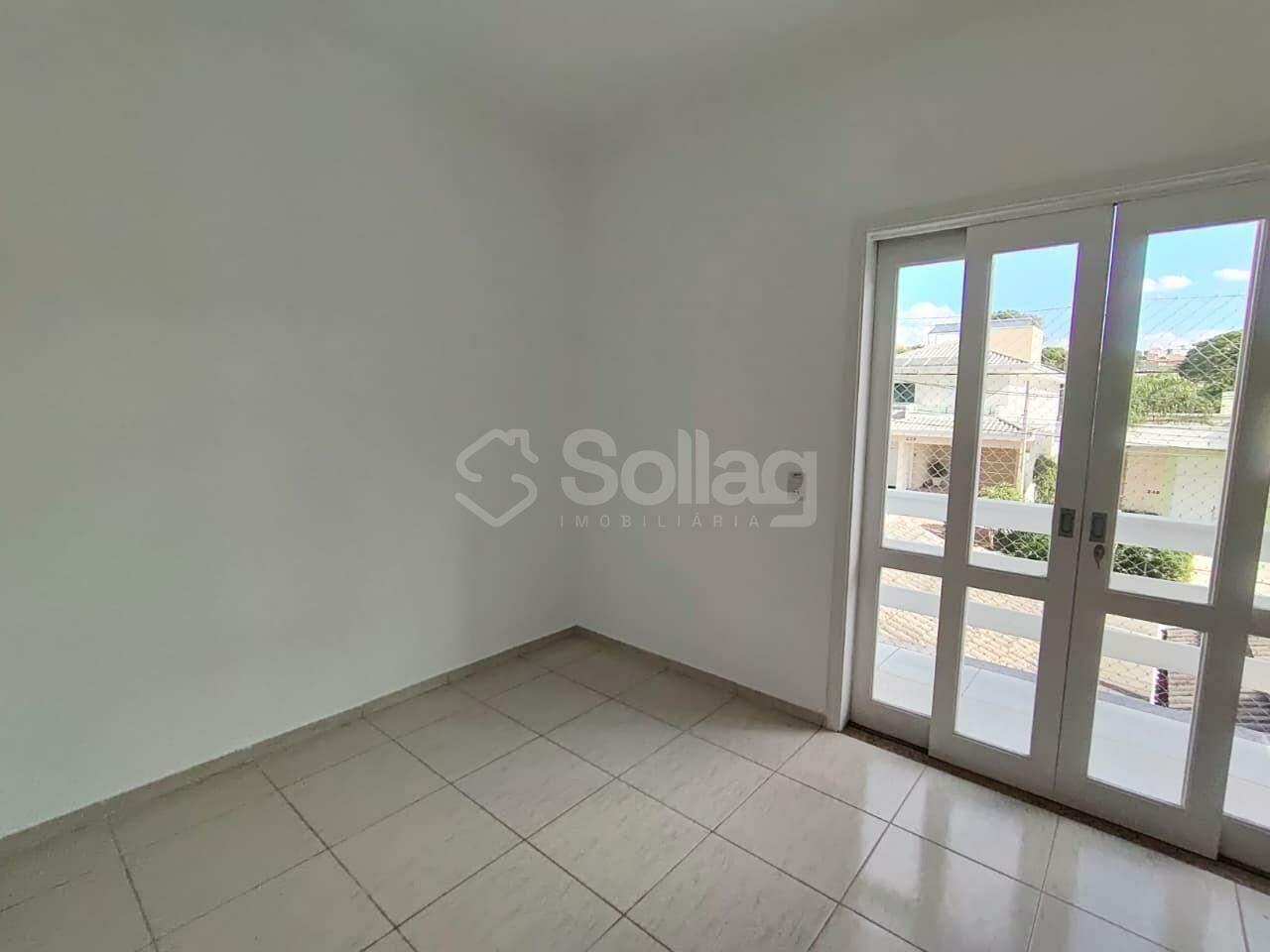 Casa em condomínio para aluguel no Pinheirinho: 