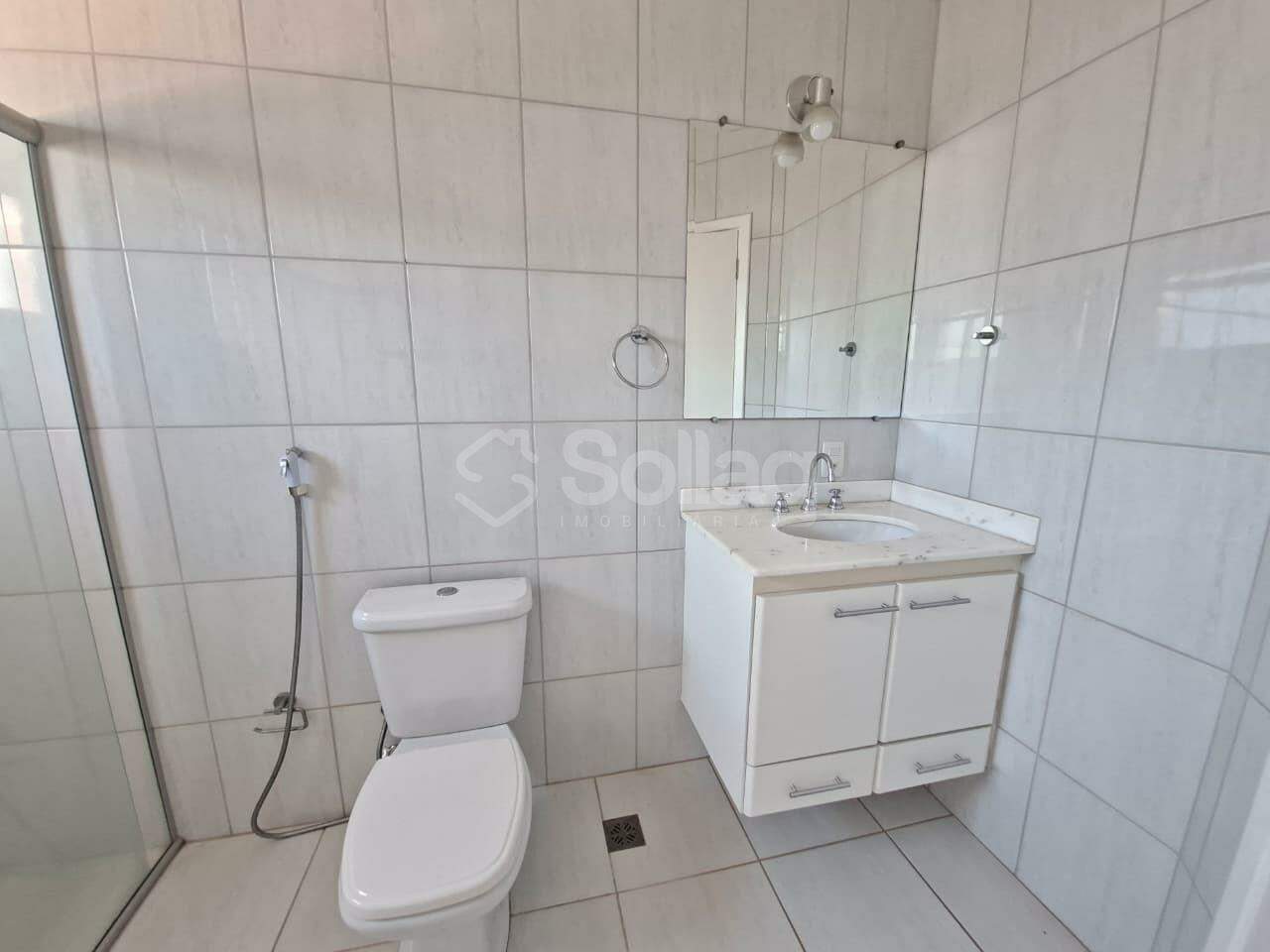 Casa em condomínio para aluguel no Bosque: