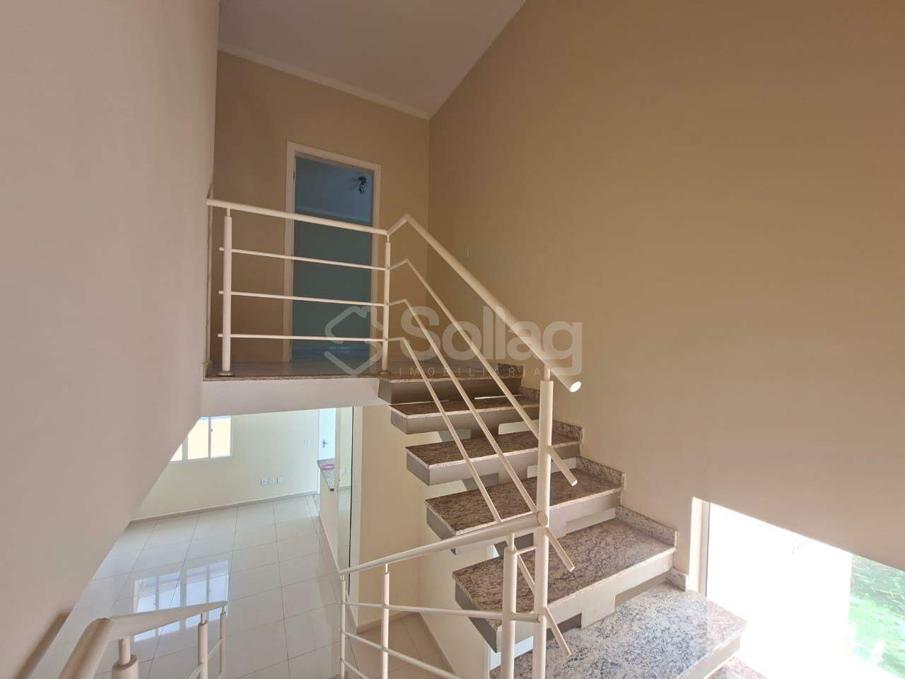 Casa em condomínio para aluguel no Bosque: