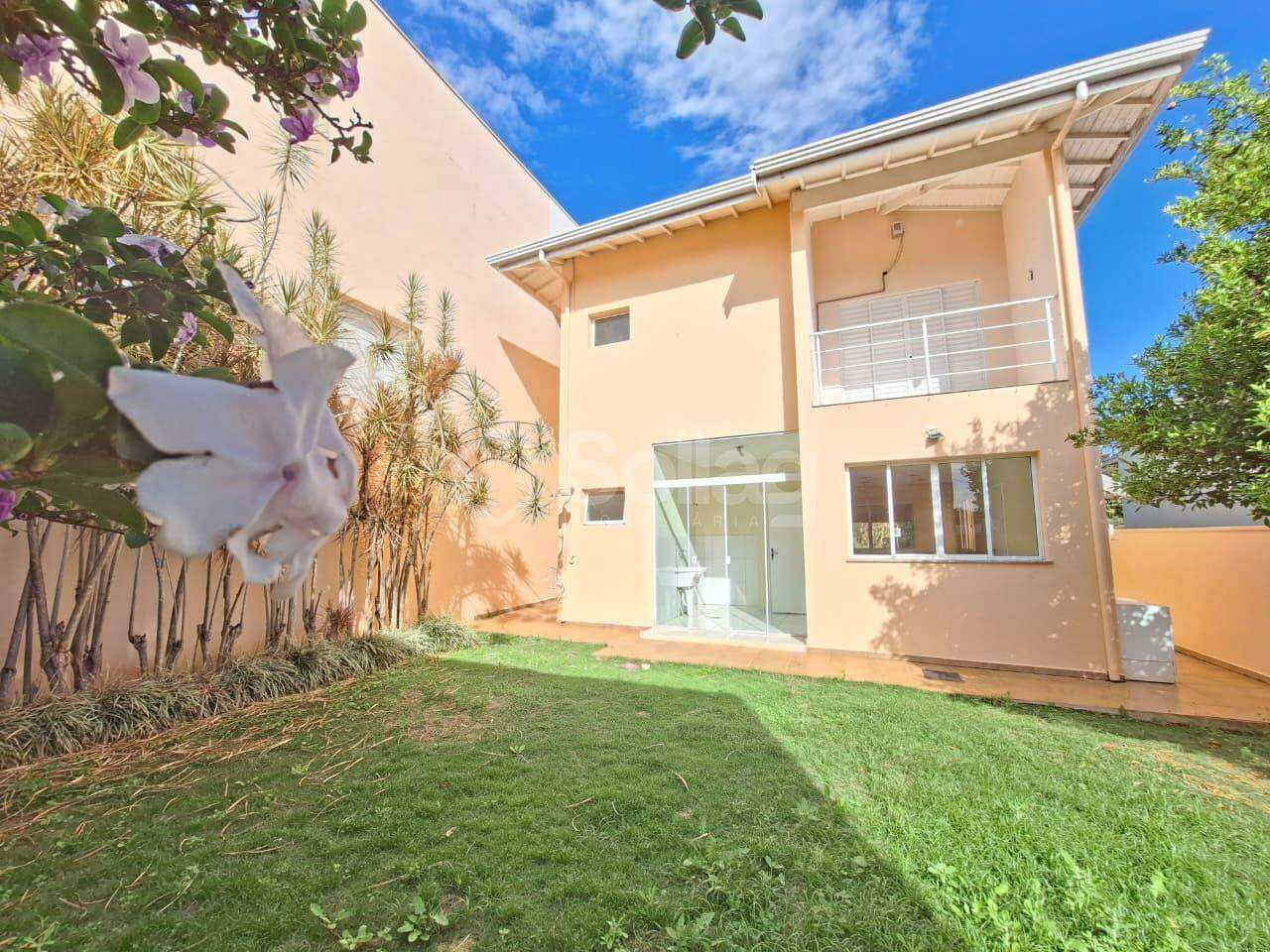 Casa em condomínio para aluguel no Bosque: 