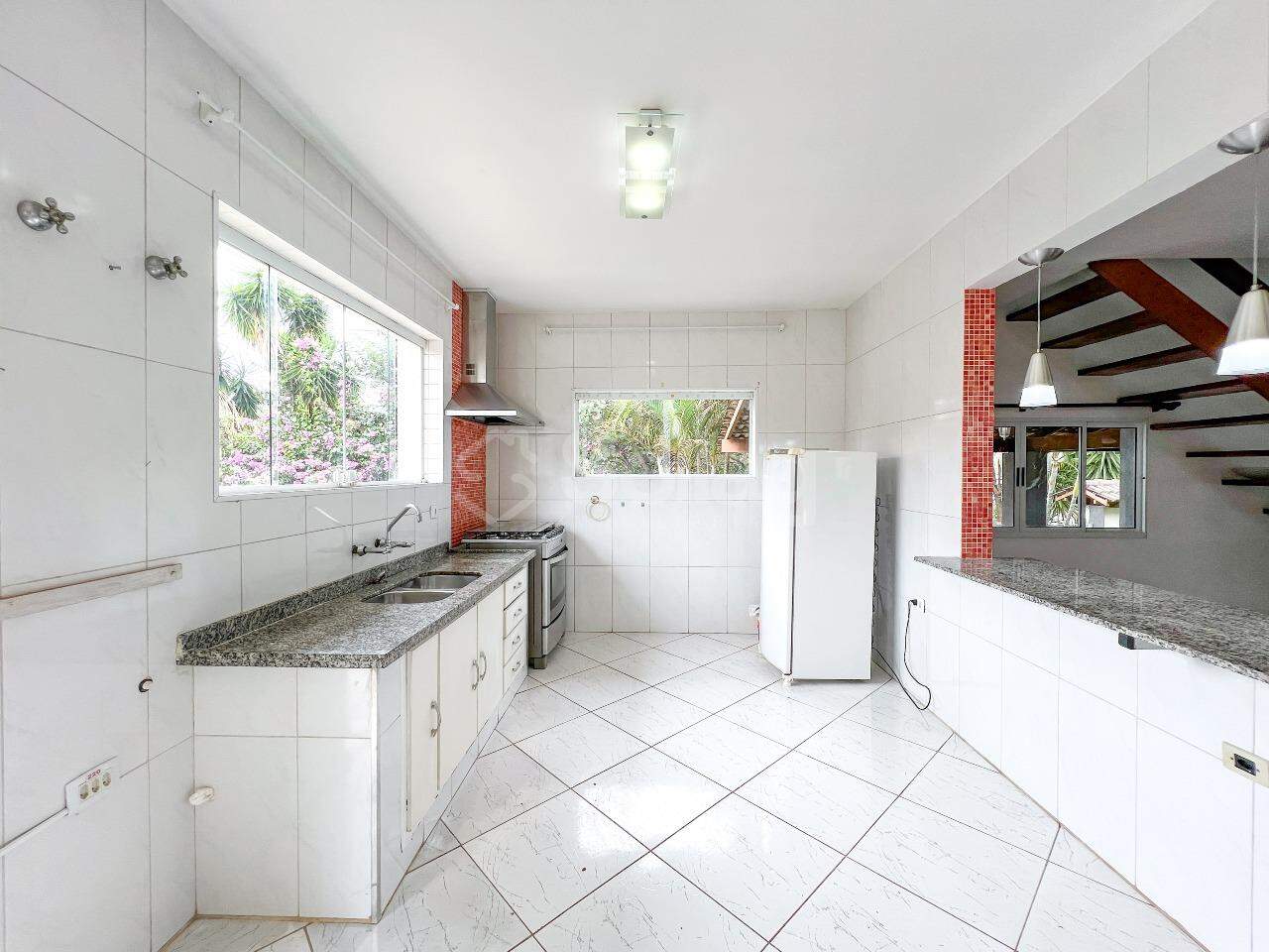Casa em condomínio para aluguel no Condomínio Estância Marambaia: 