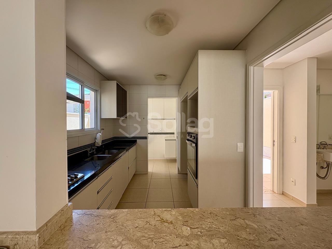 Casa em condomínio para aluguel no Pinheirinho: 