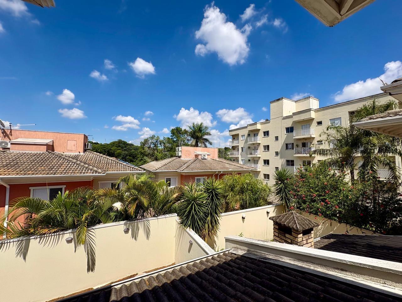 Casa em condomínio para aluguel no Pinheirinho: 